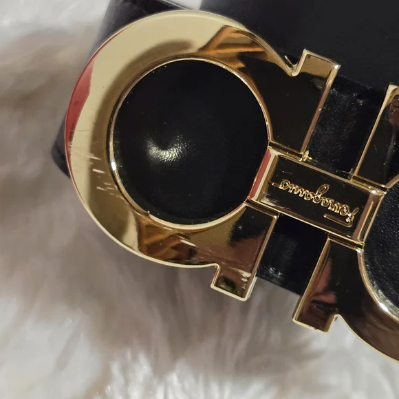 Salvatore Ferragamo Black Leather Belt with Gold Gancini Buckle - Picture 2 of 7